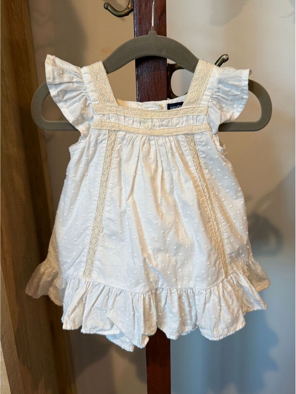 BabyGap Baby Girl White Swiss Dot Dress with Matching Bloomers 0-3 Months